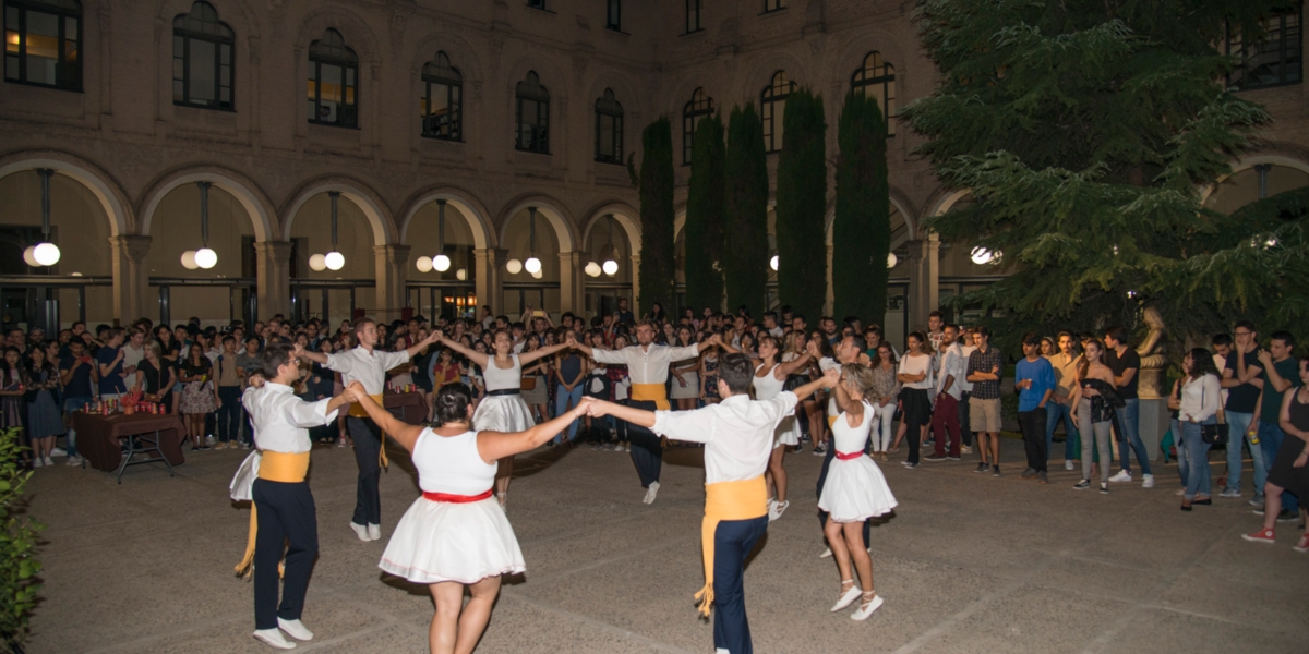 Welcome activities. Performance of the "colla Dolç Infern del grup sardanista Montserrat"
