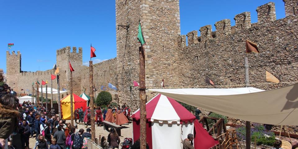 Acollida lingüística i cultural. Mercat medieval de Montblanc