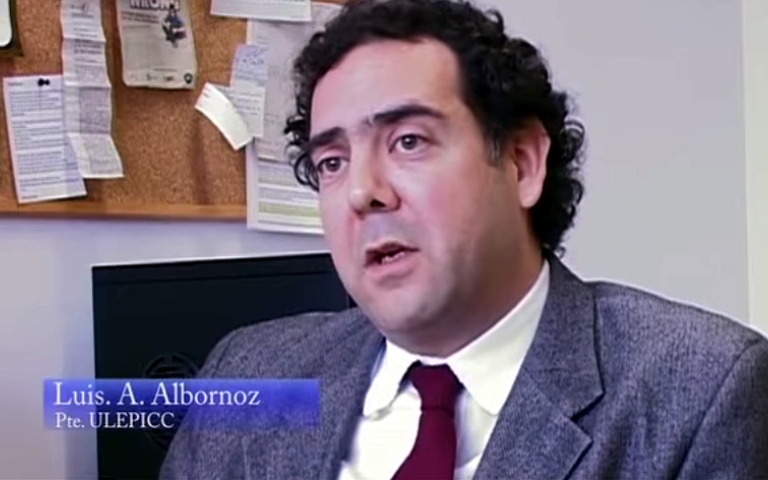 Documental: Cuarto poder: los medios en la sociedad de la información