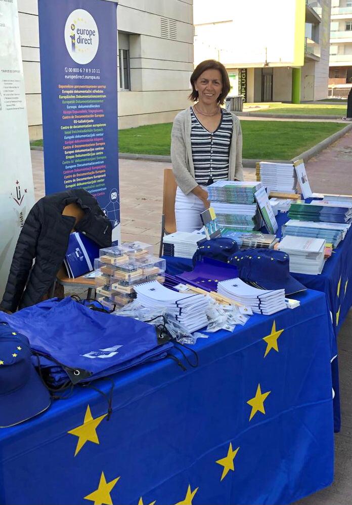 Estand informatiu amb motiu del Dia d'Europa a la UdL Estand informatiu amb motiu del Dia d'Europa a la UdL