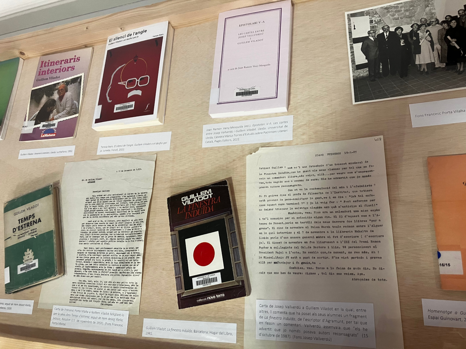 Connexions Viladot: Exposició bibliogràfica a la Biblioteca de Lletres de la UdL