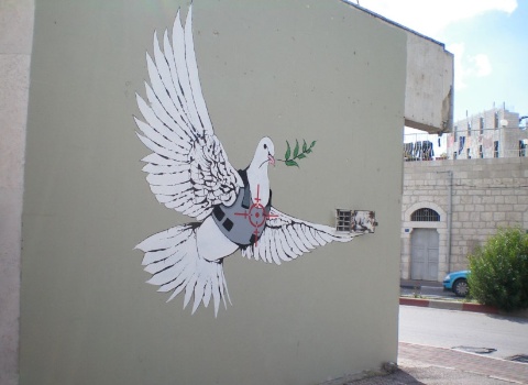 eddiedangerous CC BY 2.0 Deed mural bansky