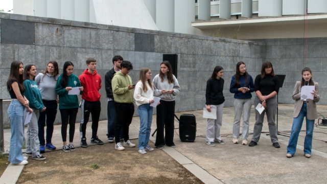 Per Sant Jordi, intercanvi de llibres i lectura multilingüe de textos
